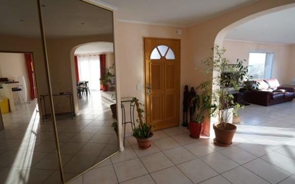 Maison à louer    4 pièces • 168,18 m2 Péron