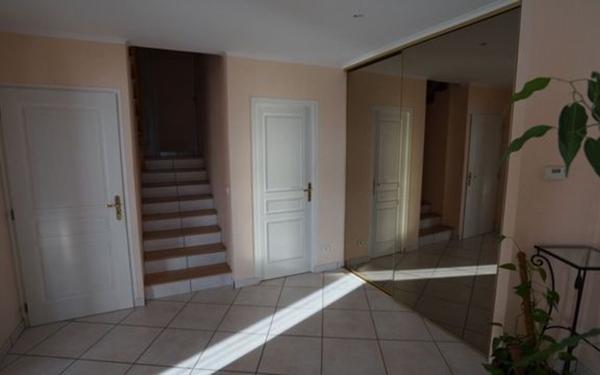 Maison à louer    4 pièces • 168,18 m2 Péron