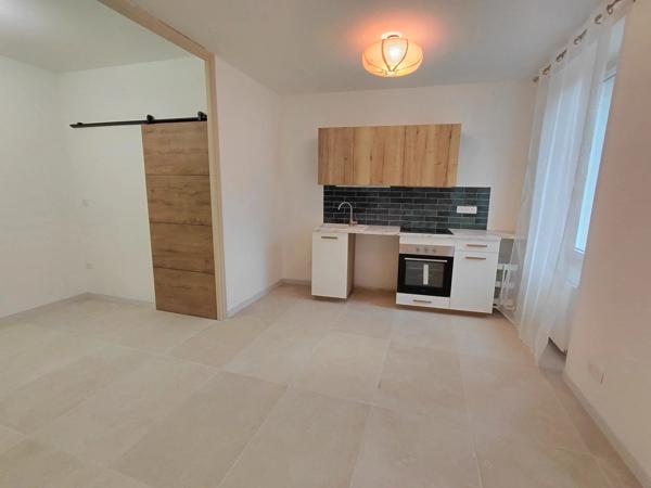 Location                                                      Appartement
                        
                     1 pièces                      26 m2                     à Pourrières