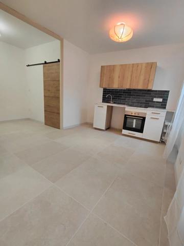 Location                                                      Appartement
                        
                     1 pièces                      26 m2                     à Pourrières