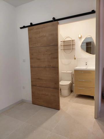 Location                                                      Appartement
                        
                     1 pièces                      26 m2                     à Pourrières