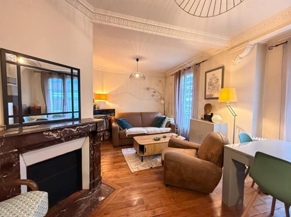 Appartement Paris 3 pièce(s) 54.45 m2