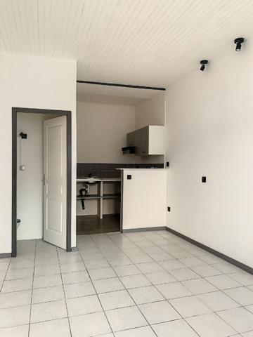 Location appartement près de NIMES - 1 pièce(s) - 23 m² - 390 €/mois