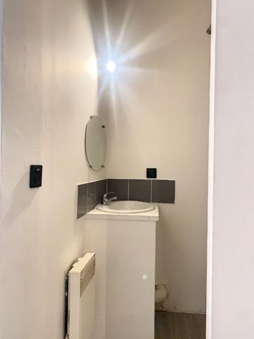 Location appartement près de NIMES - 1 pièce(s) - 23 m² - 390 €/mois