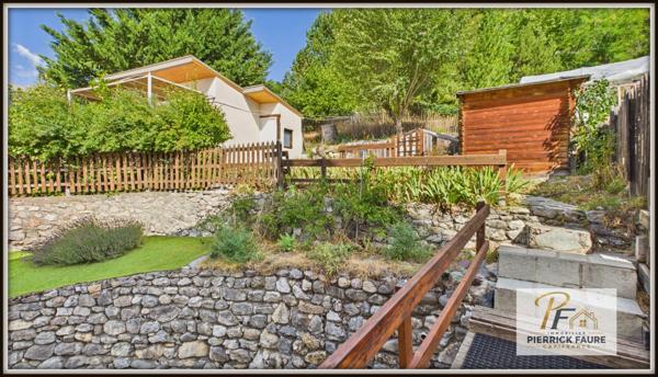 T4 rénové avec jardin, dépendance et vue panoramique – Briançon