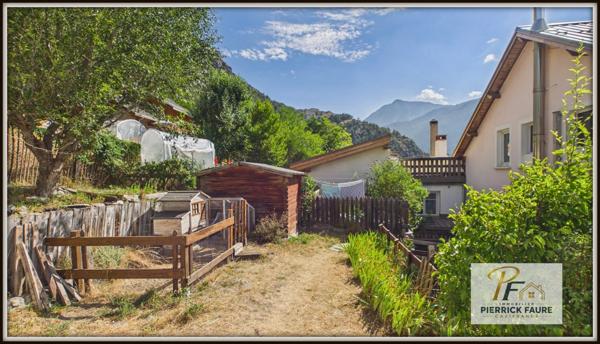 T4 rénové avec jardin, dépendance et vue panoramique – Briançon