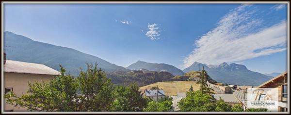 T4 rénové avec jardin, dépendance et vue panoramique – Briançon