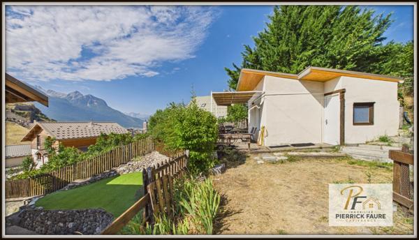 T4 rénové avec jardin, dépendance et vue panoramique – Briançon