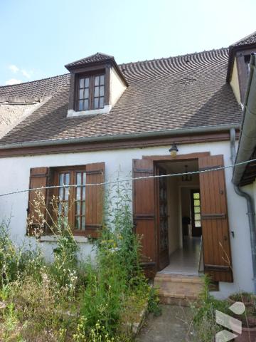 A Cosne-Cours-sur-Loire dans la Nièvre (58), à environ 1,5 km du centre-ville,