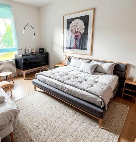 En exclusivité : 
Situé dans le charmant village de Chapeiry, à seulement quelques kilomètres d'Annecy, découvrez cet appartement parfaitement agencé mêlant confort moderne et sérénité. 
Situé au cœur d'un environnement calme, il offre une vue dégagée.

Avec sa superficie de 79 m² carrez , ce bien propose un agencement fonctionnel : un séjour/ cuisine  lumineux avec accès sur une spacieuse terrasse , 3 chambres, une salle d'eau moderne, et des WC séparés.  
Prestations de qualité au sein de la résidence  : double vitrage, ascenseur, digicode,  parking privatif .

Possibilité d'acquérir un garage dans la résidence en SUS. 

À proximité, vous trouverez écoles, commerces et accès facile aux transports.  

Un bien rare à découvrir avec Séverine TOSI.