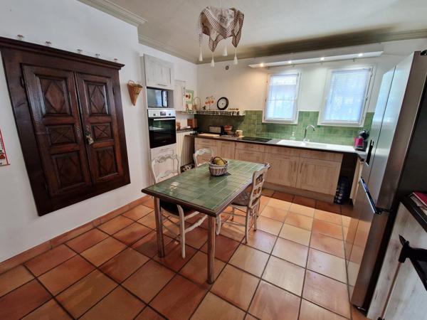 Villa 184 m2 hab. 400 m du centre-ville piscine Saint-Christol-lès-Alès (30380)