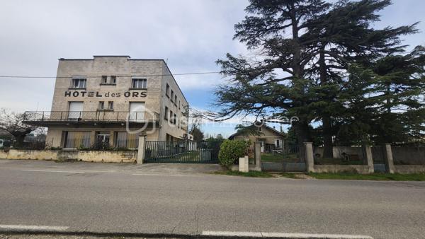 Immeuble mixte de 900 m²