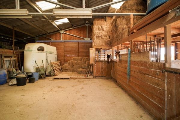 Maison à vendre 8 pièces proche de VONNAS (01)