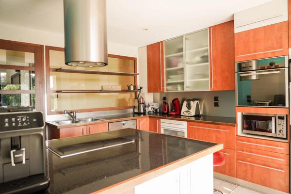 Maison à vendre 8 pièces proche de VONNAS (01)