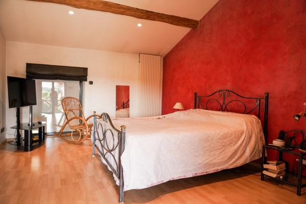 Maison à vendre 8 pièces proche de VONNAS (01)