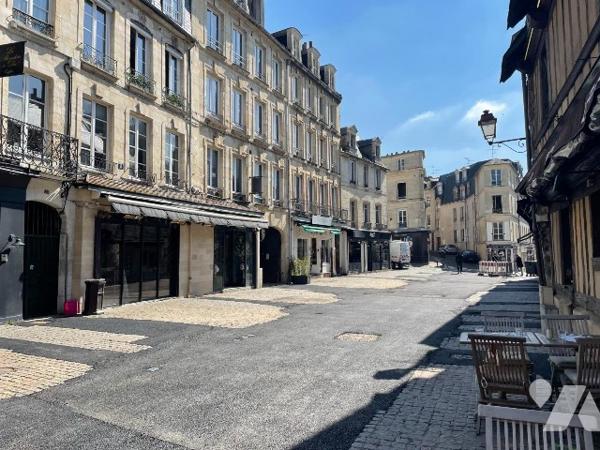 CAEN CENTRE ANCIEN APPARTEMENT 6 PIECES