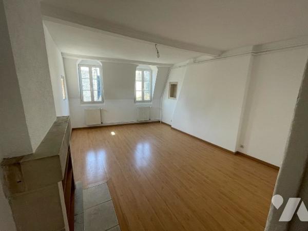 CAEN CENTRE ANCIEN APPARTEMENT 6 PIECES