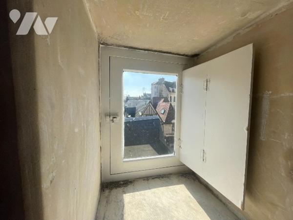 CAEN CENTRE ANCIEN APPARTEMENT 6 PIECES