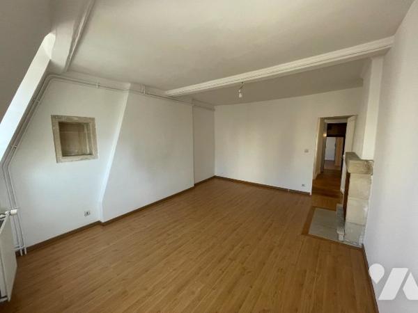 CAEN CENTRE ANCIEN APPARTEMENT 6 PIECES