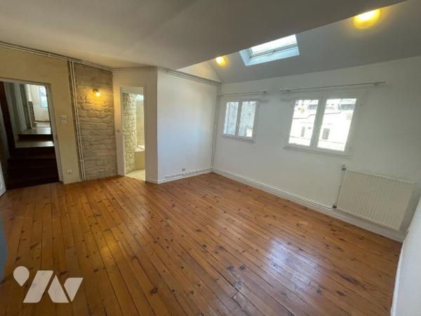 CAEN CENTRE ANCIEN APPARTEMENT 6 PIECES