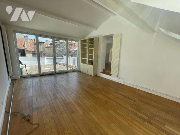 CAEN CENTRE ANCIEN APPARTEMENT 6 PIECES