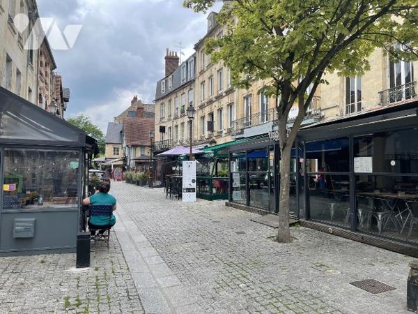 CAEN CENTRE ANCIEN APPARTEMENT 6 PIECES