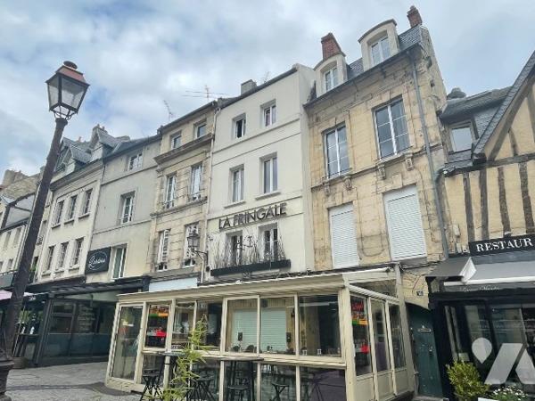 CAEN CENTRE ANCIEN APPARTEMENT 6 PIECES