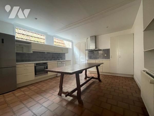 CAEN CENTRE ANCIEN APPARTEMENT 6 PIECES