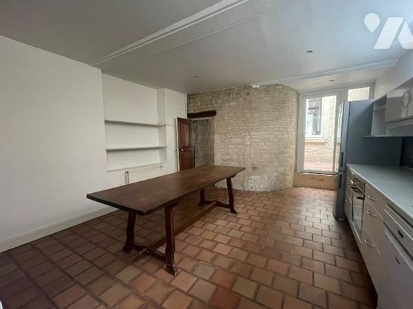 CAEN CENTRE ANCIEN APPARTEMENT 6 PIECES