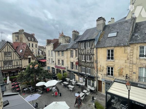 CAEN CENTRE ANCIEN APPARTEMENT 6 PIECES