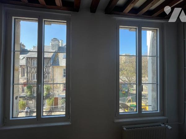 CAEN CENTRE ANCIEN APPARTEMENT 6 PIECES