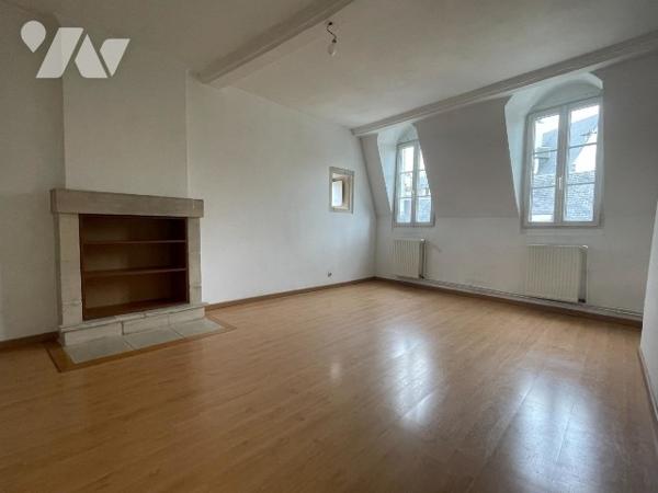 CAEN CENTRE ANCIEN APPARTEMENT 6 PIECES