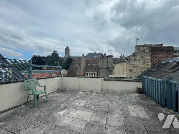 CAEN CENTRE ANCIEN APPARTEMENT 6 PIECES