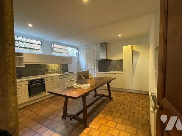 CAEN CENTRE ANCIEN APPARTEMENT 6 PIECES