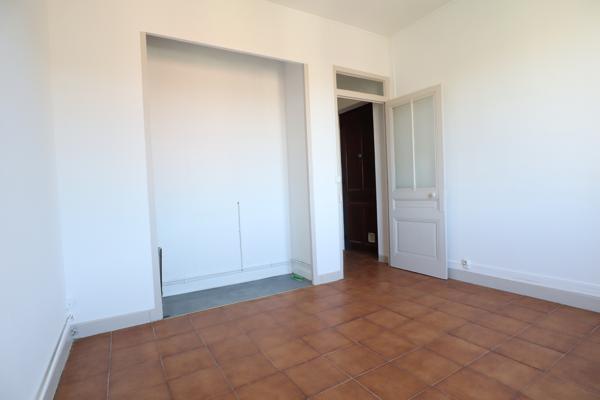 44m² - T2 - RUE CARNOT - CENTRE VILLE/ANGLE LOUIS BLANC