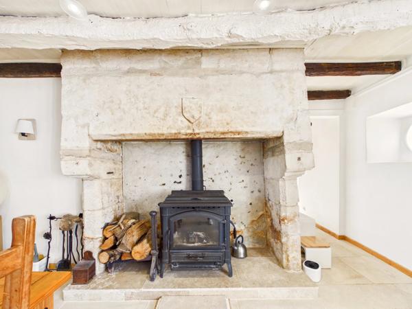 Une belle maison et une maison d'amis dans un cadre magnifique