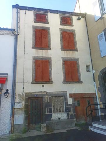 Immobilier Cournon-d’Auvergne (63800) – Maison de village 137m2 – 125 000 €