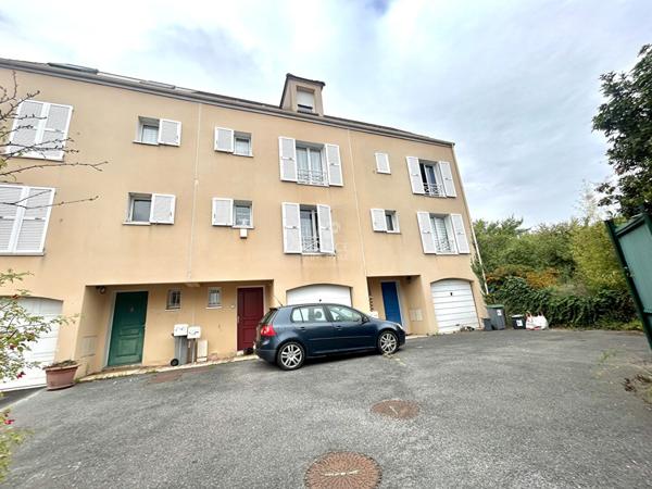 Maison Carrieres Sous Poissy 5 pièce(s) 105 m2 €389 000 ** - Référence 8891