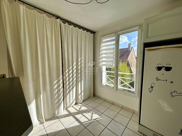 Maison Carrieres Sous Poissy 5 pièce(s) 105 m2 €389 000 ** - Référence 8891
