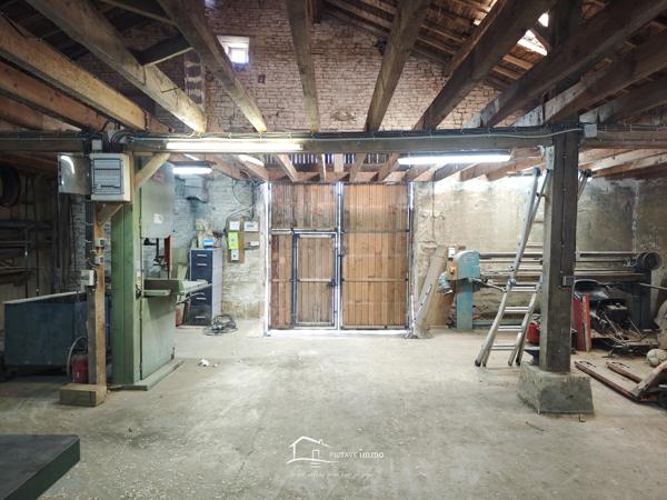 UNE GRANGE Sainte-Soline (79120)