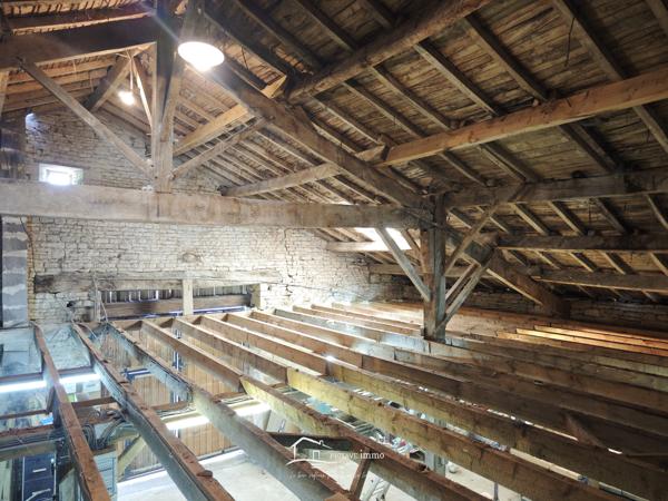 UNE GRANGE Sainte-Soline (79120)