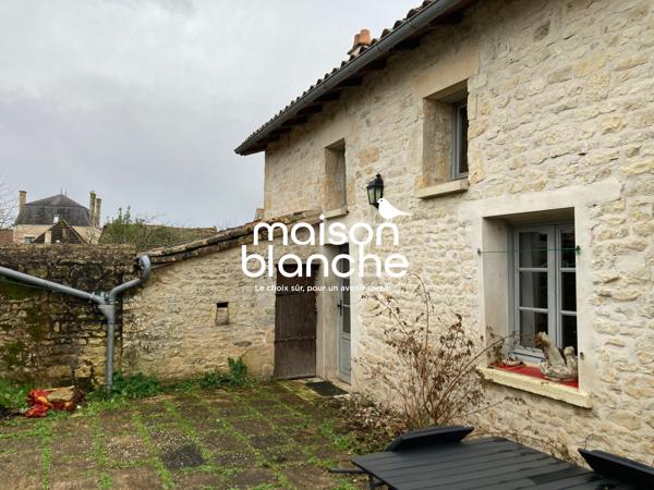 Maison ancienne centre Pamproux