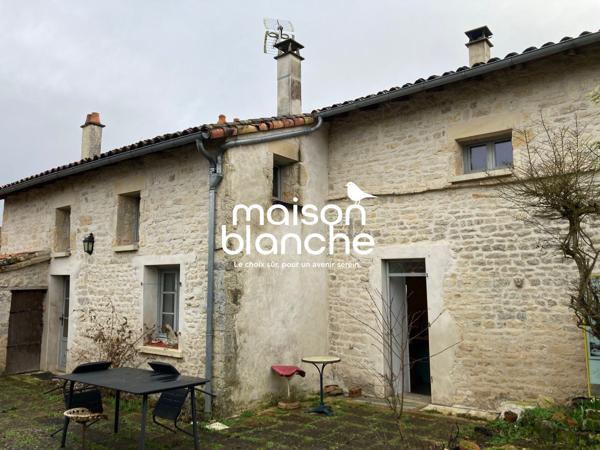 Maison ancienne centre Pamproux