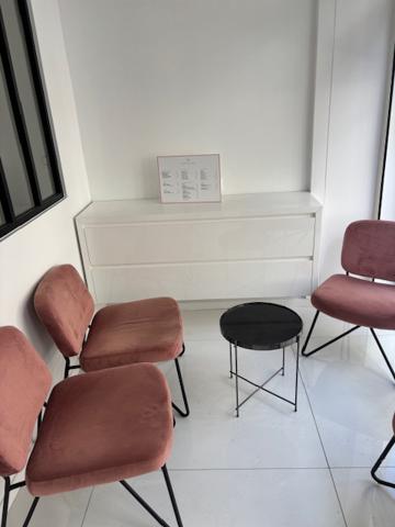 Paris (75017) LOCAL PROCHE RUE DE LÉVIS