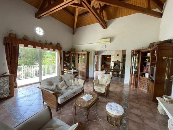 MAISON PROCHE CENTRE 195 M² AVEC GARAGE