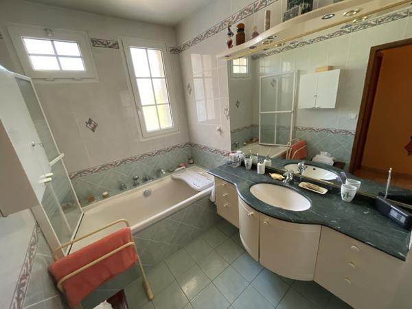 MAISON PROCHE CENTRE 195 M² AVEC GARAGE