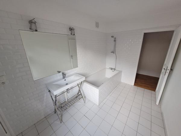 Immeuble de 232, 89 m² Verrieres Le Buisson