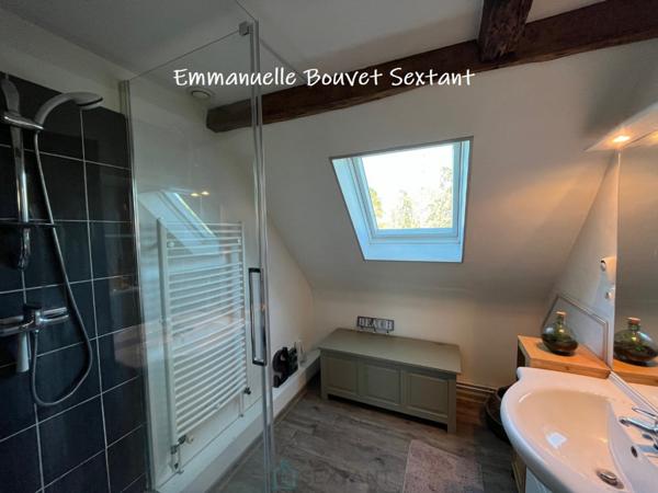 Maison en pierres, 4 chambres, 2 sde, garage, car-port, atelier, véranda, sur 4750 m2 clos.