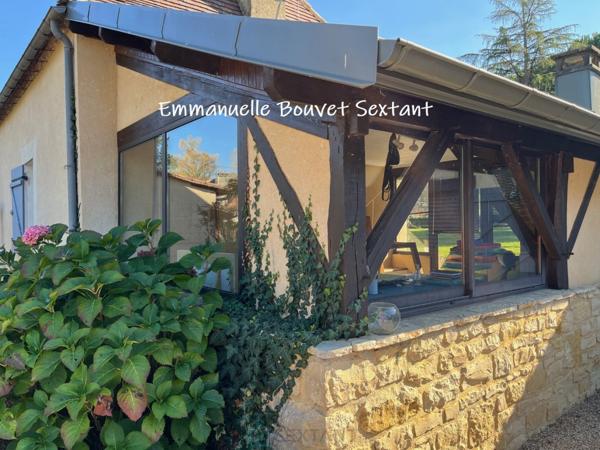 Maison en pierres, 4 chambres, 2 sde, garage, car-port, atelier, véranda, sur 4750 m2 clos.