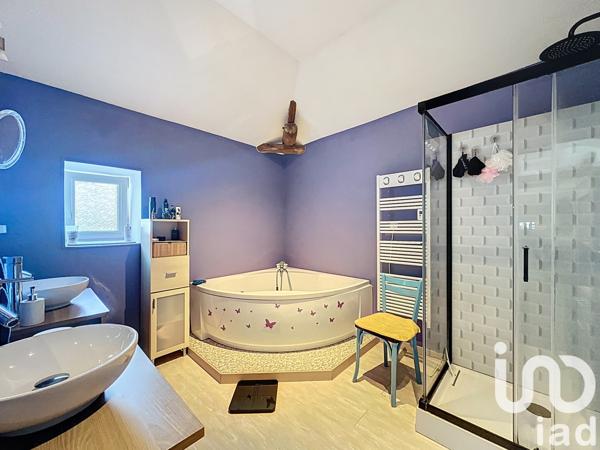 Maison à vendre 6 pièces 230 m² Saint-Varent